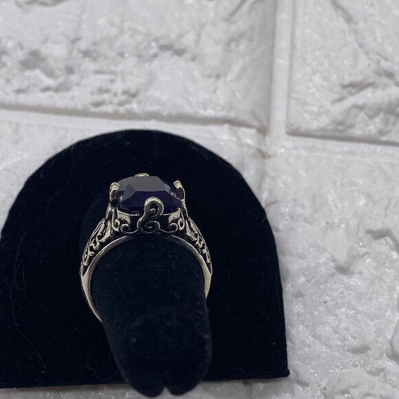 Womens Fashion Ring Purple Gemstone Silver Plated Metal Intricate Design Size 9 - Picture 9 of 9